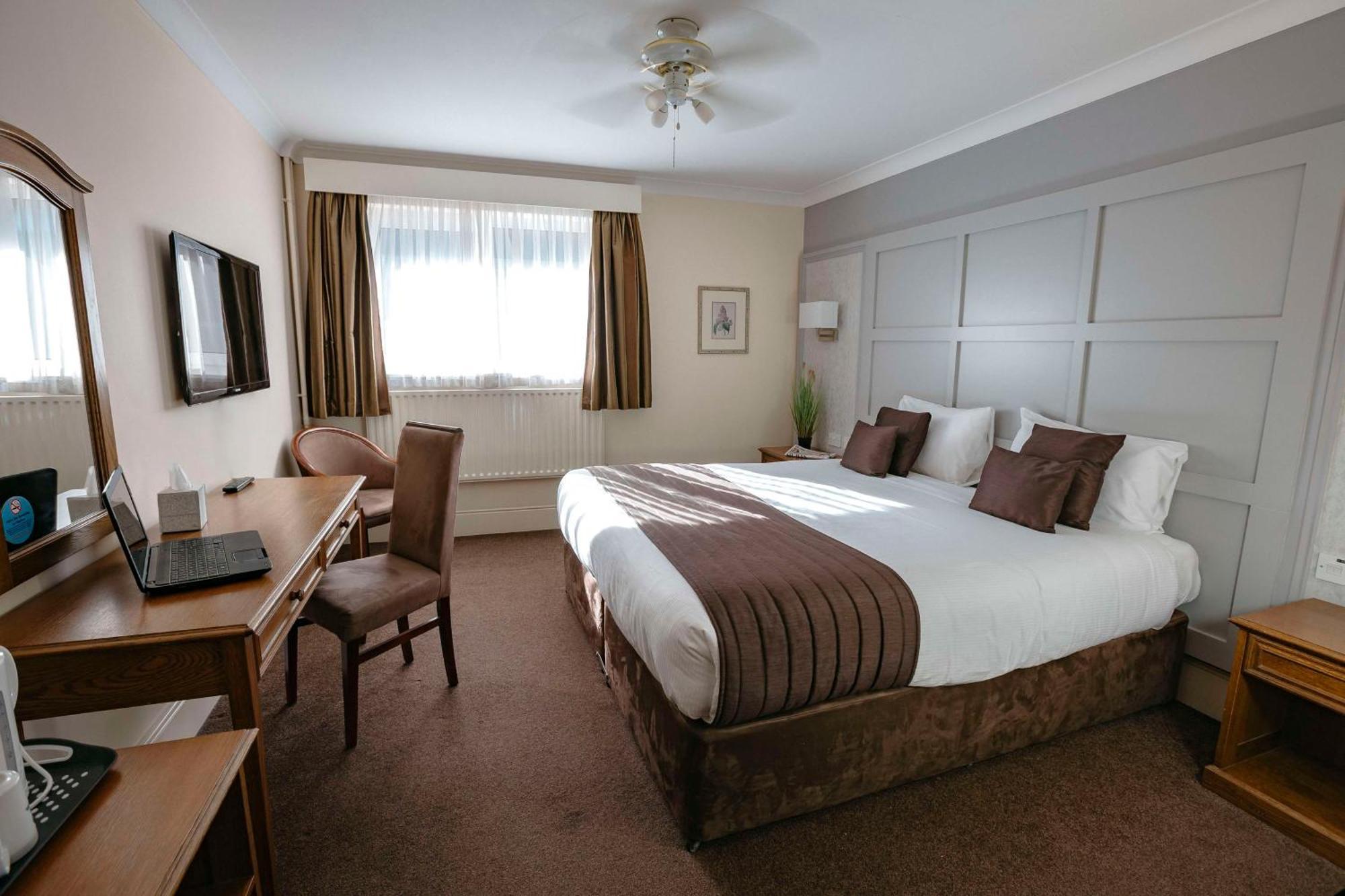 Best Western Manor Hotel Грейвсенд Экстерьер фото