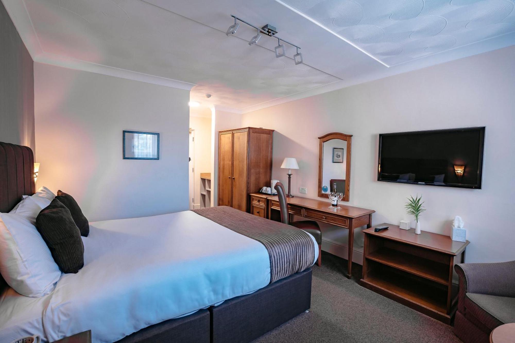 Best Western Manor Hotel Грейвсенд Экстерьер фото