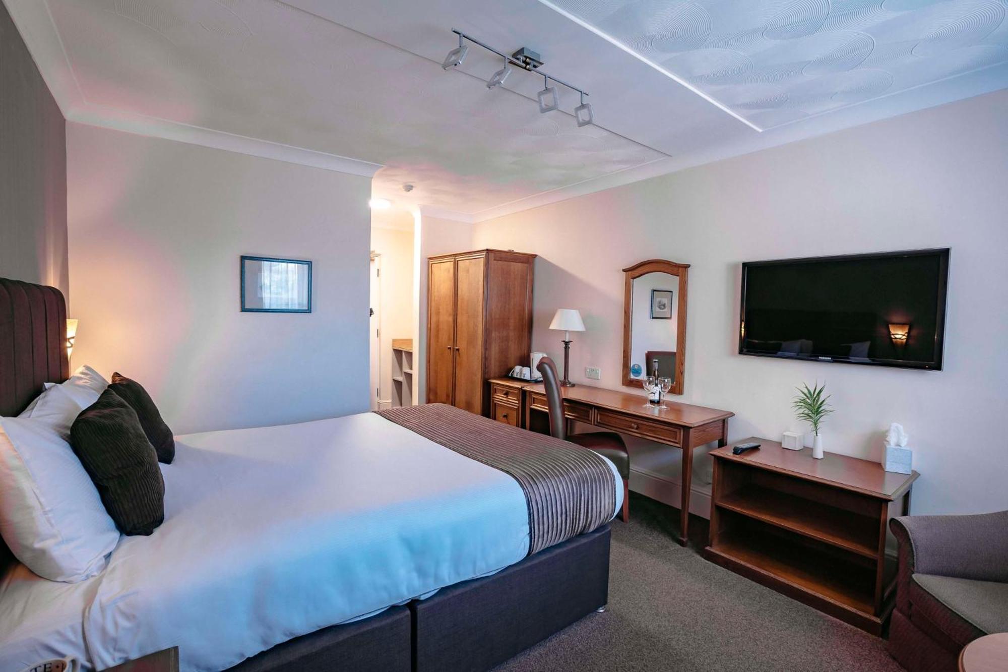 Best Western Manor Hotel Грейвсенд Экстерьер фото