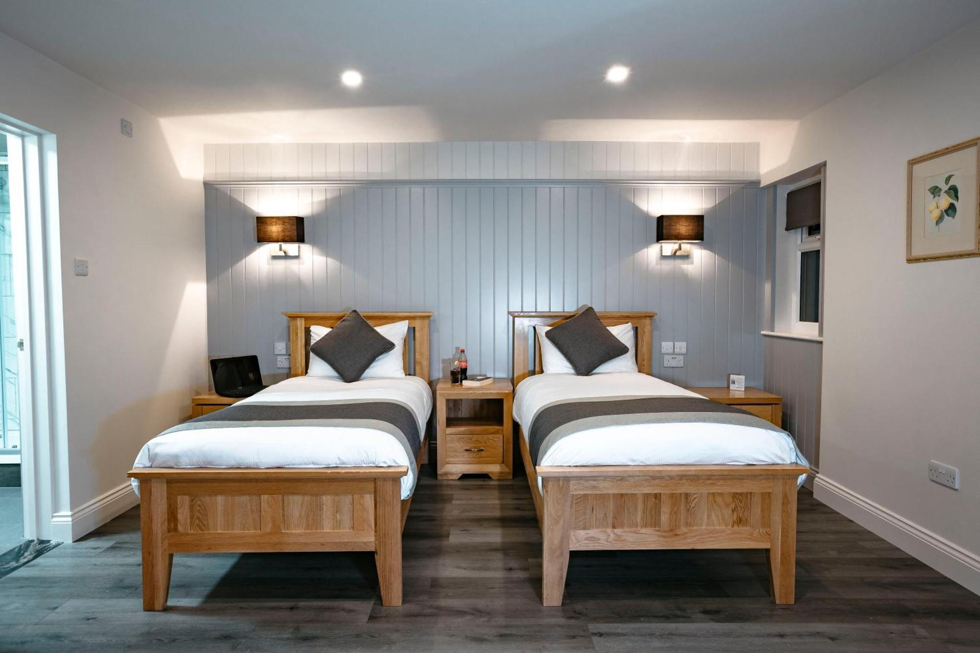 Best Western Manor Hotel Грейвсенд Экстерьер фото